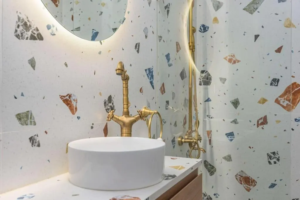 Standalone 1-Br Apt With Terrace In Ashrafieh Beirut