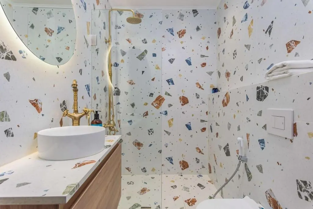 Standalone 1-Br Apt With Terrace In Ashrafieh Beirut 0*,  Libanon