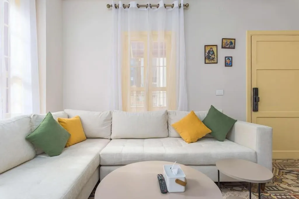 Standalone 1-Br Apt With Terrace In Ashrafieh 贝鲁特