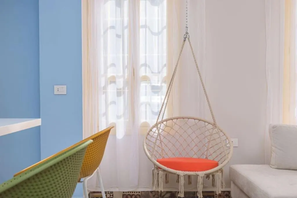 Standalone 1-Br Apt With Terrace In Ashrafieh 贝鲁特 0*,  黎巴嫩