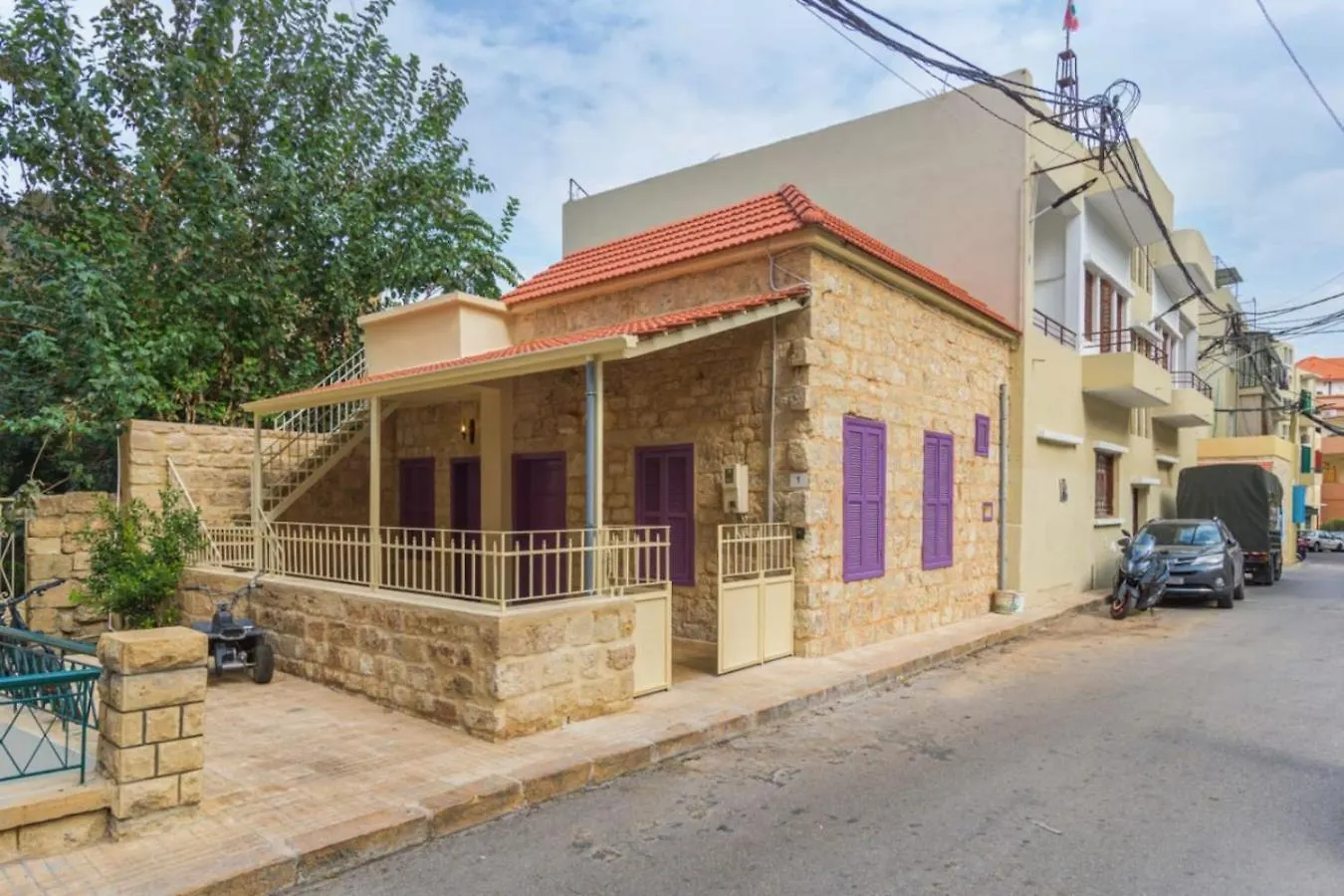 Standalone 1-Br Apt With Terrace In Ashrafieh 贝鲁特
